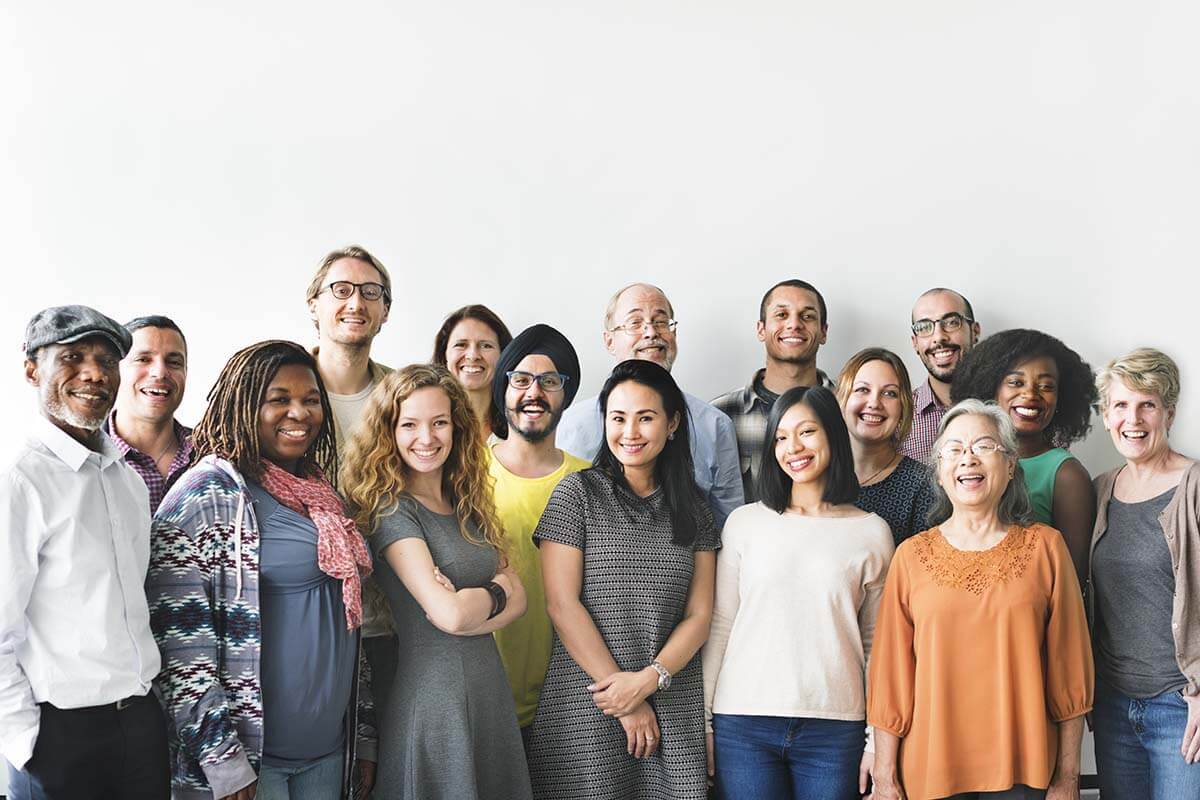 group of smiling people after making the right choice from how to choose an addiction treatment center