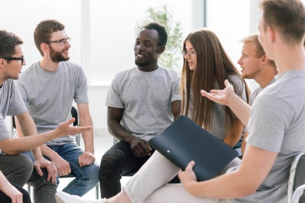 3 Characteristics of a Drug Rehab in San Francisco diverse group in a group therapy setting during rehab in San Francisco