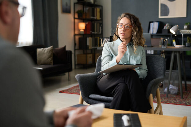 The Role of Individual Counseling in Addiction Recovery 1 Counselor listen to client talk in individual counseling